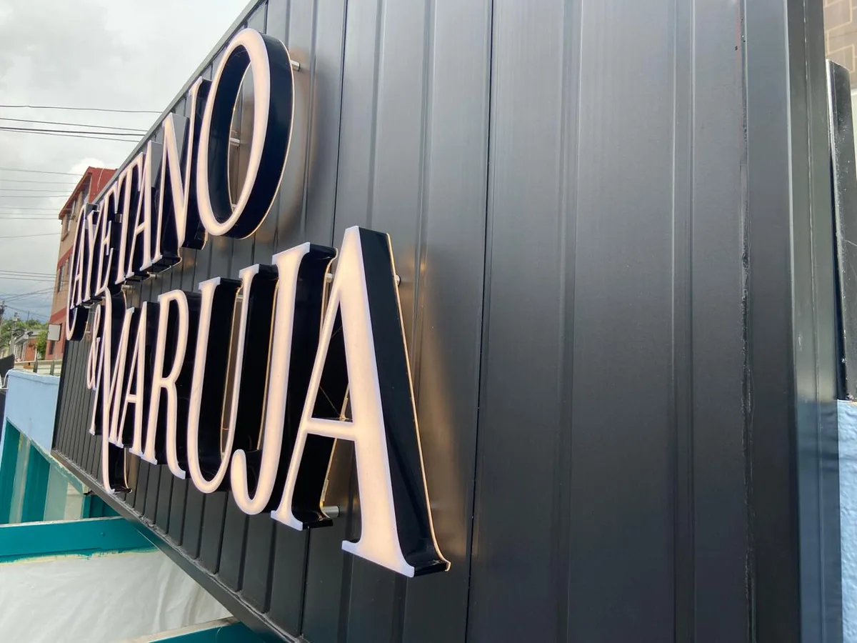 Aviso Acrilico Empresarial 57