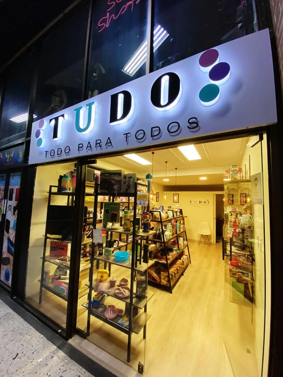 Aviso Caja De Luz 04