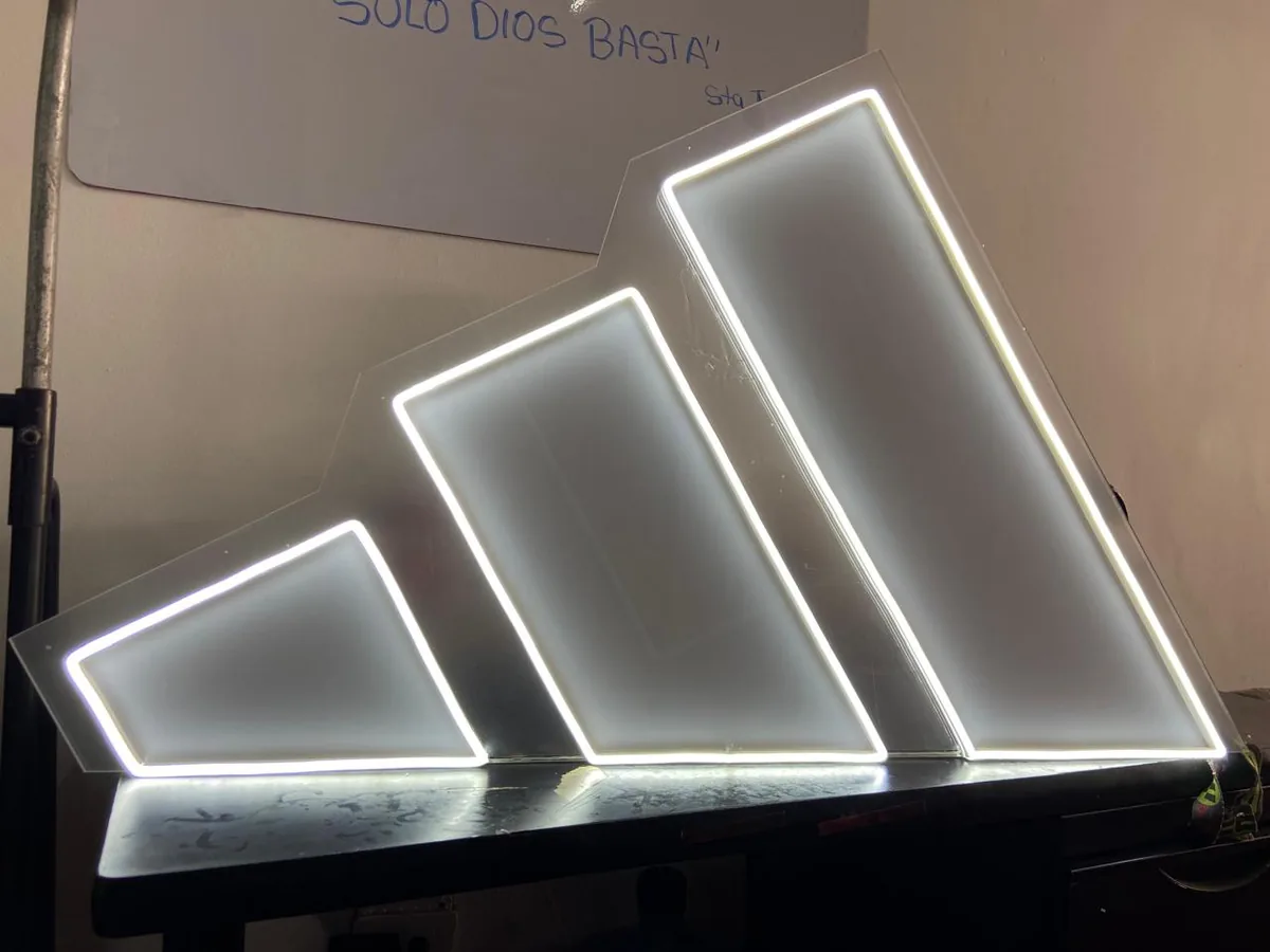 Aviso Luminoso Neon 16